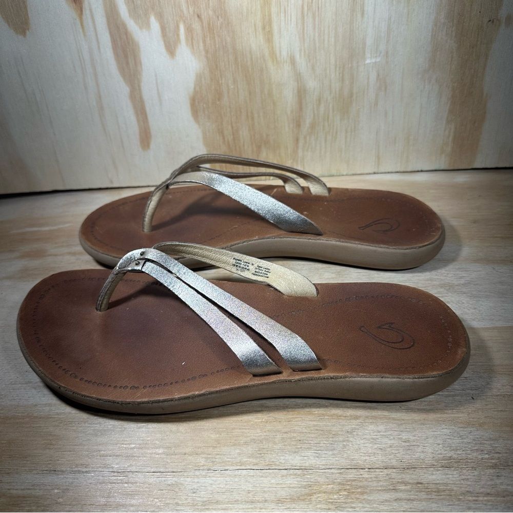 Olukai Gold Flip Flop Sandals Women’s Size 10